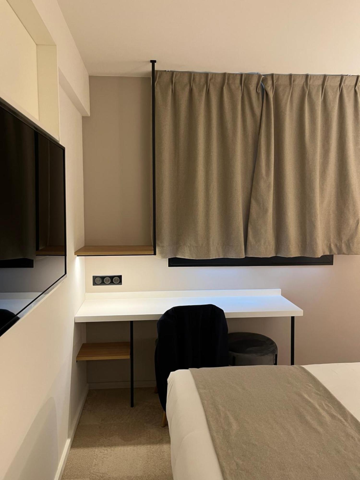 Hotel Le Relais Des Brasseurs - Aubagne Bagian luar foto