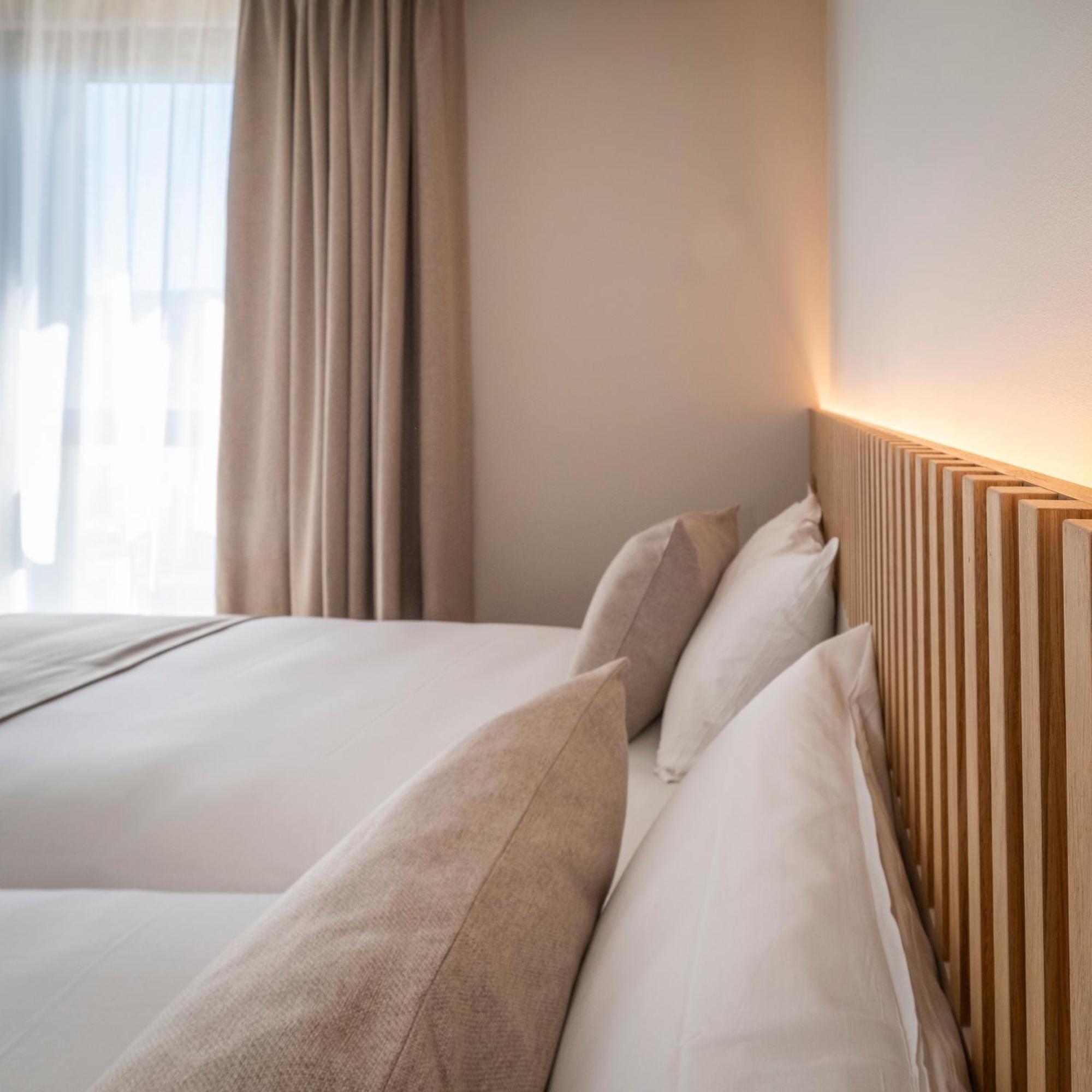 Hotel Le Relais Des Brasseurs - Aubagne Bagian luar foto